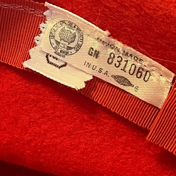 Zephyr Cloche Hat Vintage Felted Fur or Wool Women Size 6 3/4 Red Librarian Chic - Picture 8 of 10